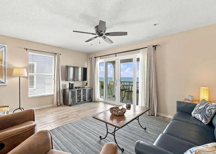 Beachfront Retreat With Private Elevator Apartment *