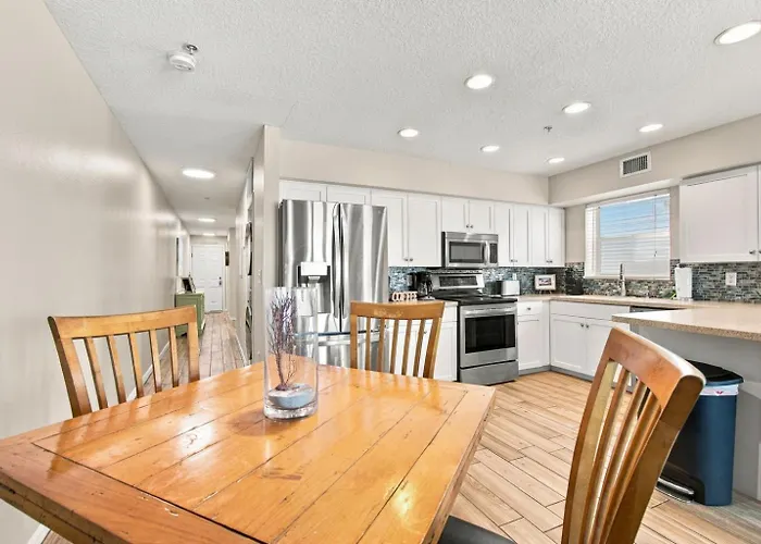 Beachfront Retreat With Private Elevator *