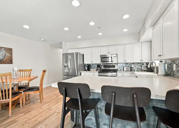 Apartment Beachfront Retreat With Private Elevator *