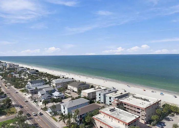 Beachfront Retreat With Private Elevator Apartment
